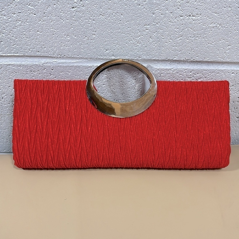 Bright red patterns evening clasp with cubic zirconia - Picture 3 of 6
